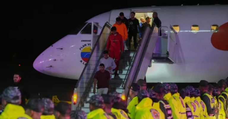 Venezuela Agrees To Accept Deportees – Funds Return Flights for 190 Illegal Immigrants